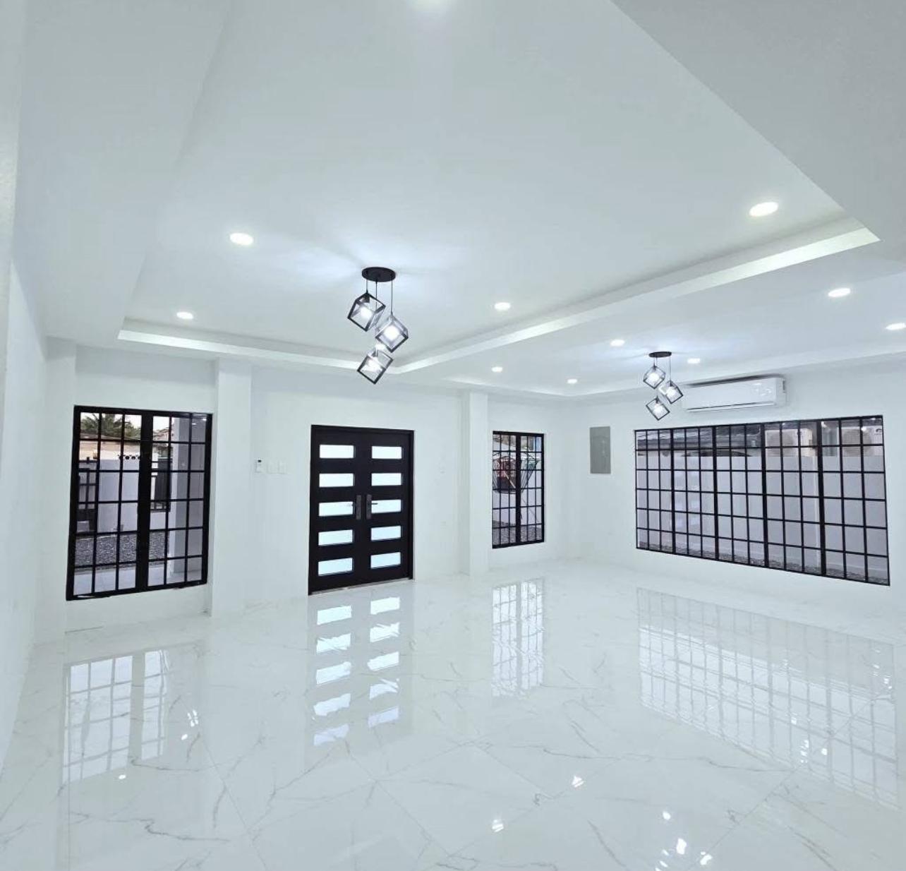 BRAND NEW 4 BEDROOM HOUSE, GASPARILLO.