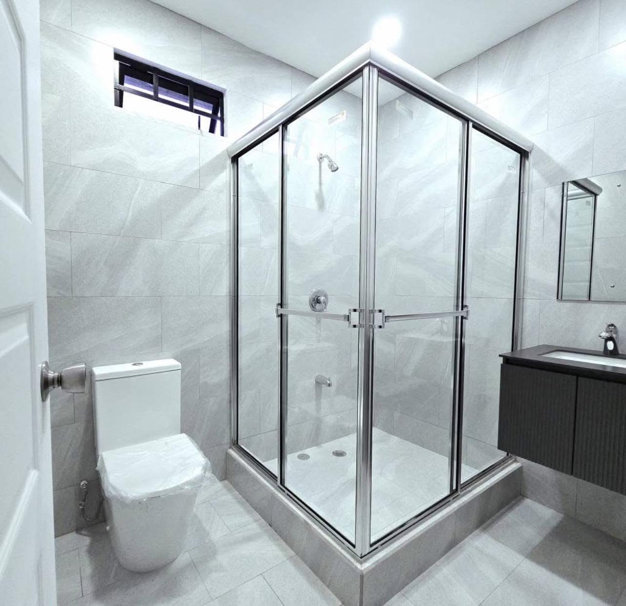 BRAND NEW 4 BEDROOM HOUSE, GASPARILLO.