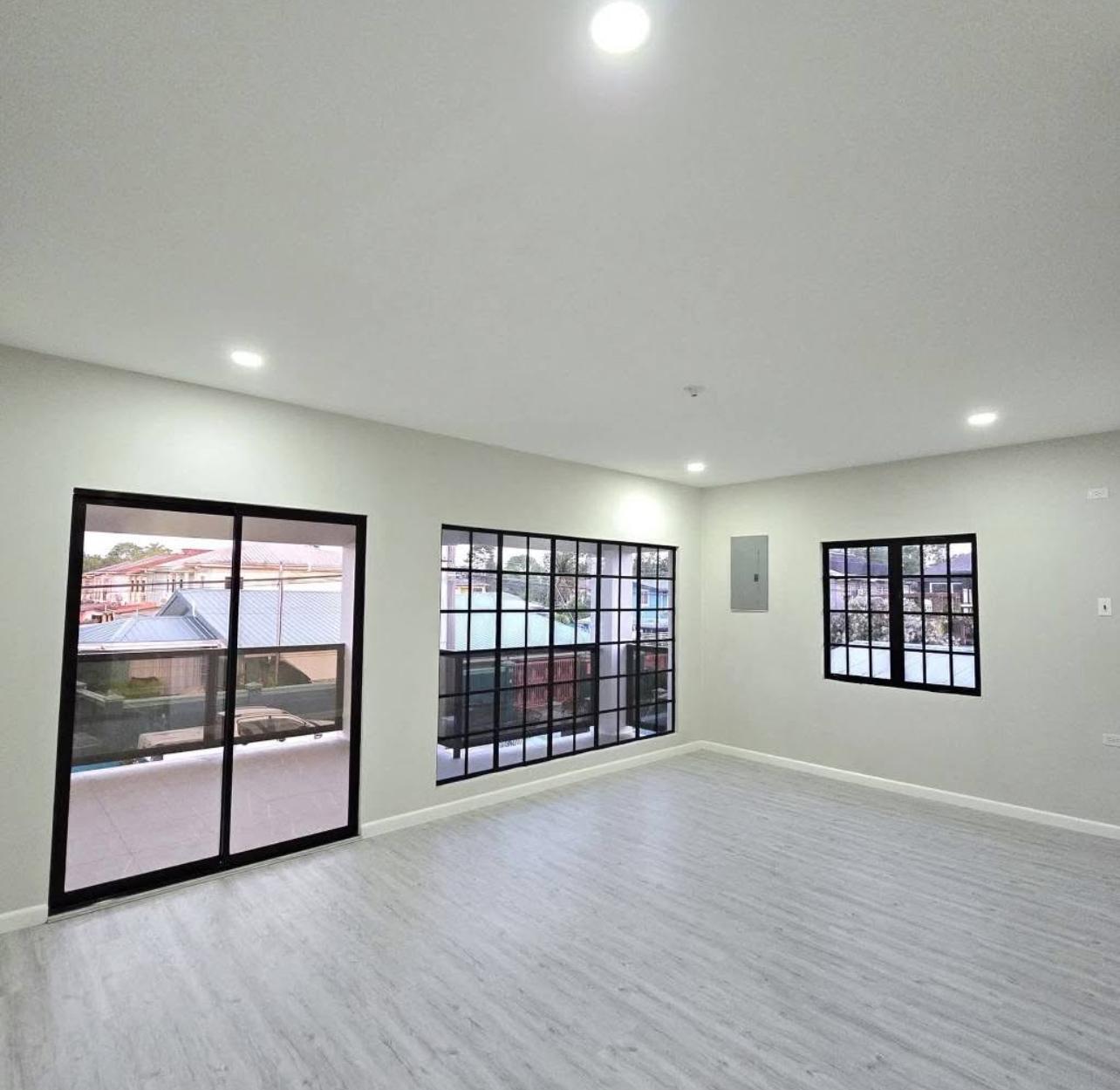 BRAND NEW 4 BEDROOM HOUSE, GASPARILLO.