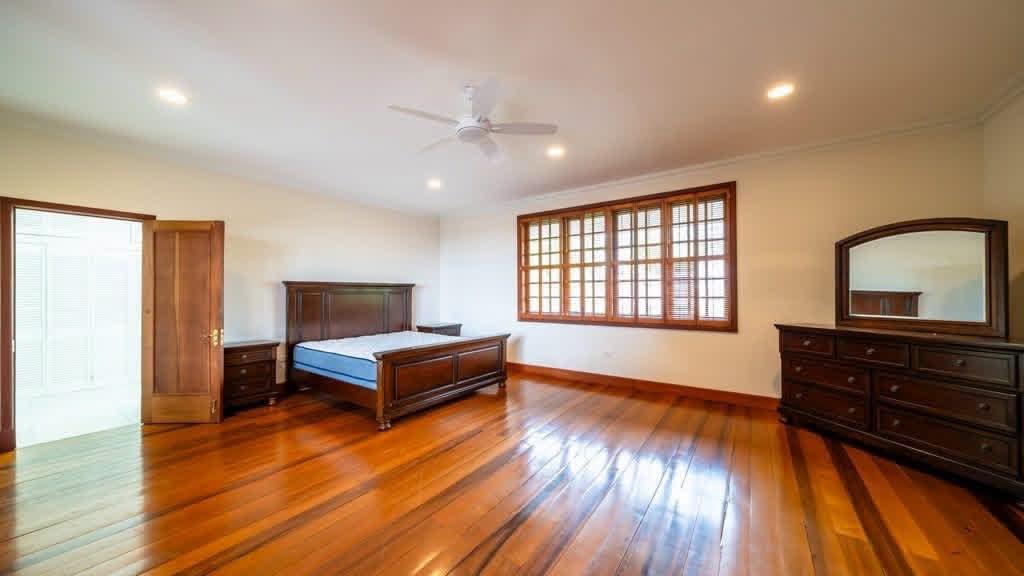 4 Bedroom duplex in Ellerslie Park, St. Clair Enclave