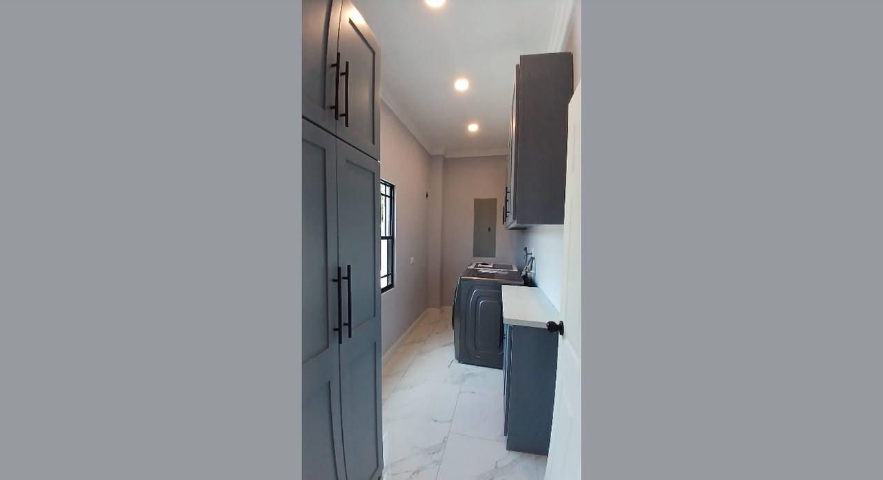 3 BEDROOMS EXCLUSIVE TOWNHOUSE DEVELOPMENT IN CENTRAL